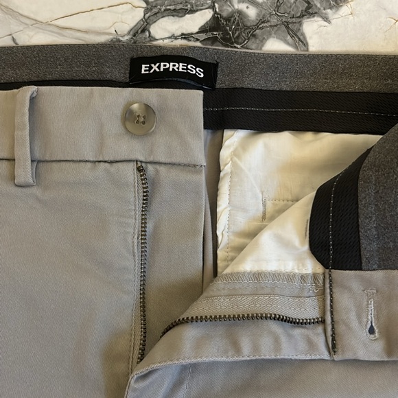 EXPRESS Skinny Hyper Stretch Chino. Grey, size 32/32 - Picture 3 of 5